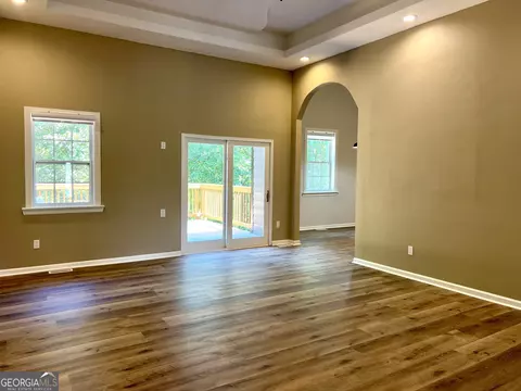 Living - 599 Chambers Rd, Commerce, GA 30530 photo 2 of 7