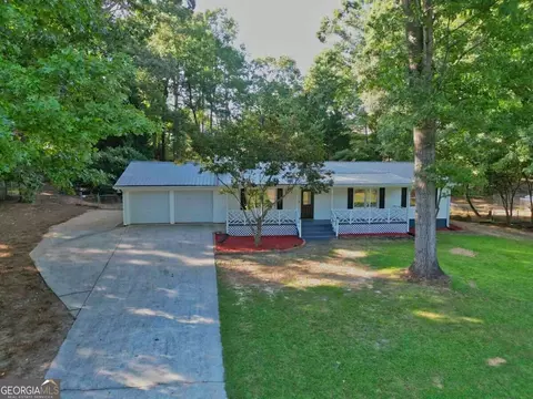 402 Trotters Rdg, Lawrenceville, GA 30043