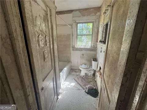 Bath - Undisclosed, Macon, GA 31204 photo 1 of 2