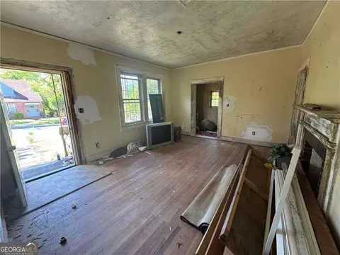 Living - Undisclosed, Macon, GA 31204 photo 3 of 4