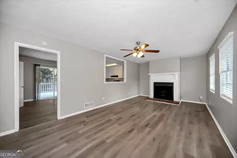 Living - 139 Caldwell Dr, Hampton, GA 30228 photo 4 of 6