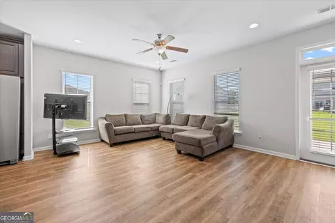Living - 8 Chimney Ct, Savannah, GA 31407 photo 1 of 3