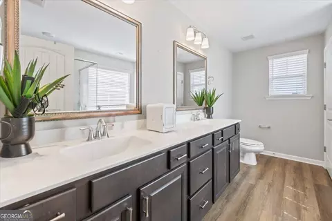Bath - 8 Chimney Ct, Savannah, GA 31407 photo 2 of 3
