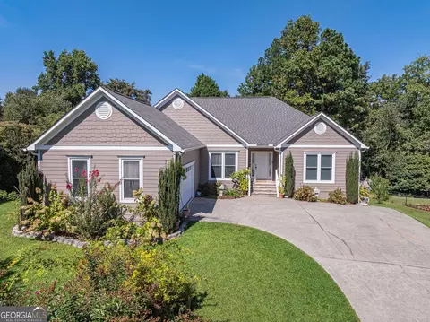 2290 Black Bear Ct, Buford, GA 30519