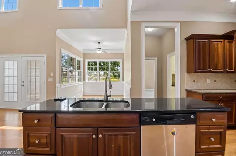 Kitchen - 3138 Alhambra Cir, Hampton, GA 30228 photo 2 of 4