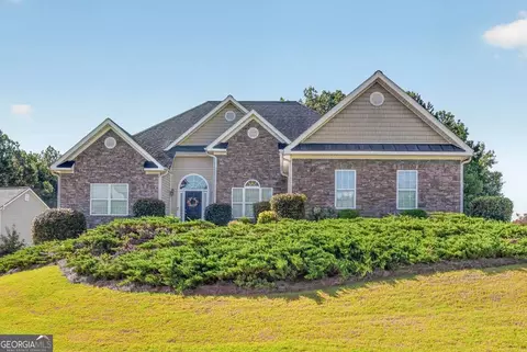 1129 Woodmere Dr, Loganville, GA 30052