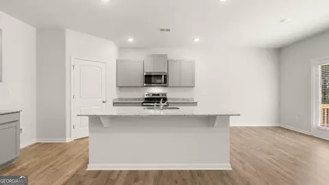 Entry Way - 8156 Coldstream Dr, Fairburn, GA 30213 photo 4 of 12