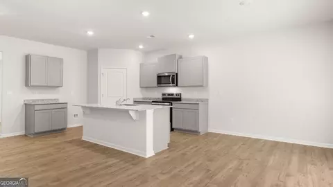 Entry Way - 8156 Coldstream Dr, Fairburn, GA 30213 photo 3 of 12