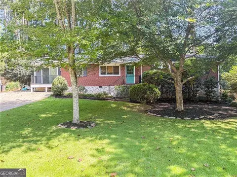 1170 N Druid Woods Ct, Decatur, GA 30033