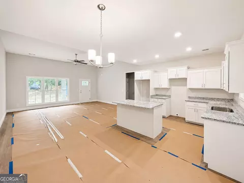 Living - 375 Canoochee Dr, Claxton, GA 30417 photo 2 of 2