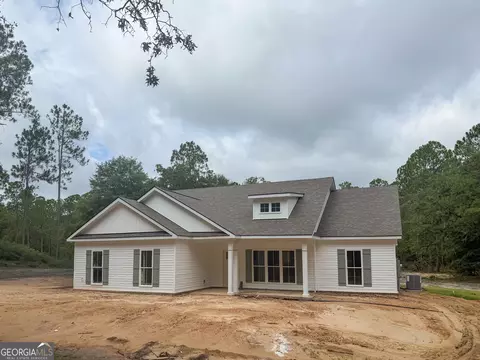 Exterior - 375 Canoochee Dr, Claxton, GA 30417 photo 2 of 4