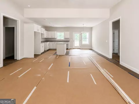 Living - 375 Canoochee Dr, Claxton, GA 30417 photo 1 of 2