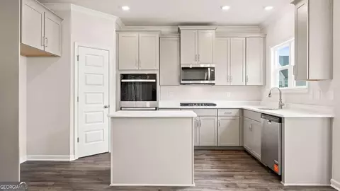 Kitchen - 13623 Whitman Ln, Covington, GA 30014 photo 2 of 2
