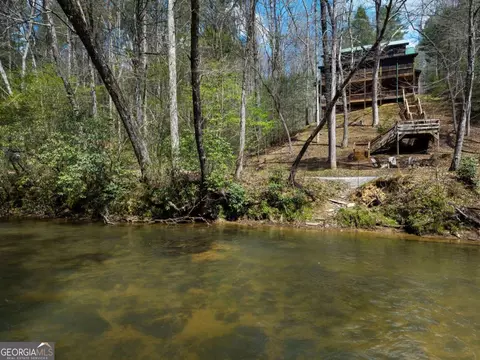 40 Graham Ct, Ellijay, GA 30540