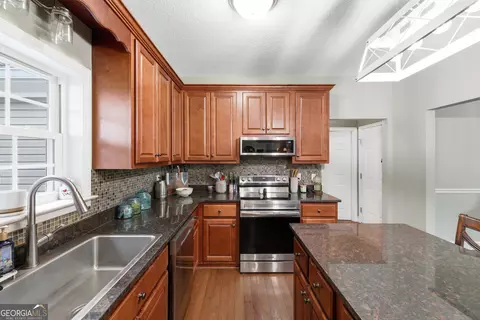 Kitchen - 980 Falls Rd, Toccoa, GA 30577 photo 3 of 5