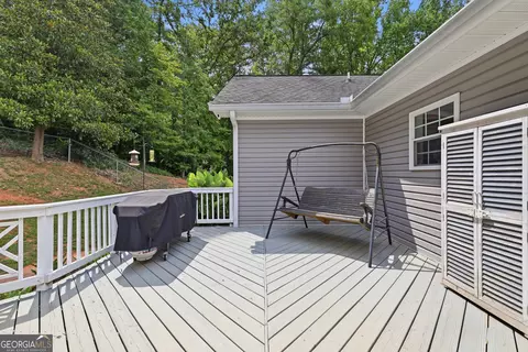Exterior - 980 Falls Rd, Toccoa, GA 30577 photo 5 of 12
