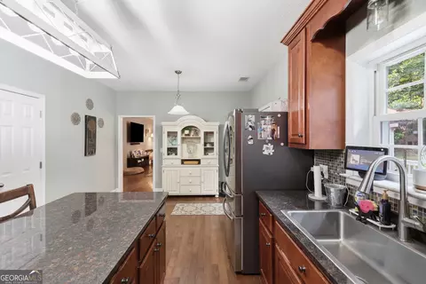 Entry Way - 980 Falls Rd, Toccoa, GA 30577 photo 1 of 3