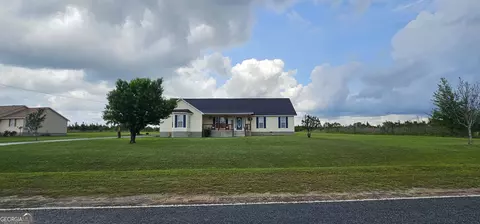 Exterior - 157 Scarlett Ohara Dr, Ailey, GA 30410 photo 1 of 7