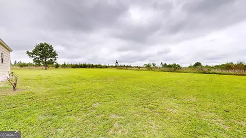 Exterior - 157 Scarlett Ohara Dr, Ailey, GA 30410 photo 2 of 7