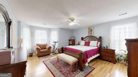 Bedroom - 157 Scarlett Ohara Dr, Ailey, GA 30410 photo 5 of 8