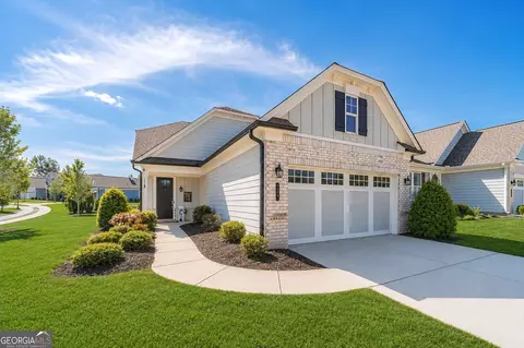 196 Chatuge Dr, Hoschton, GA 30548
