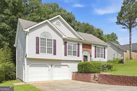 4876 Hunt Club Dr, Flowery Branch, GA 30542