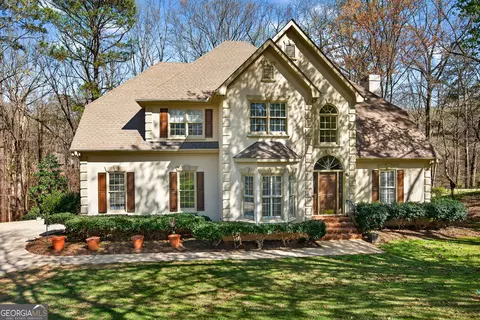 Exterior - 227 Ashford Cir, Lagrange, GA 30240 photo 3 of 13