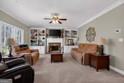 Living - 227 Ashford Cir, Lagrange, GA 30240 photo 2 of 2