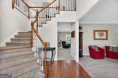 Entry Way - 227 Ashford Cir, Lagrange, GA 30240 photo 2 of 6