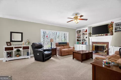 Living - 227 Ashford Cir, Lagrange, GA 30240 photo 1 of 2