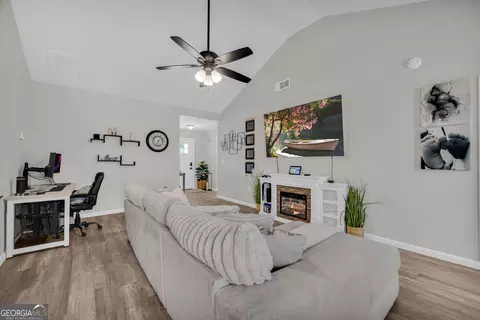 Entry Way - 71 Adaline Ct, Carnesville, GA 30521 photo 5 of 7