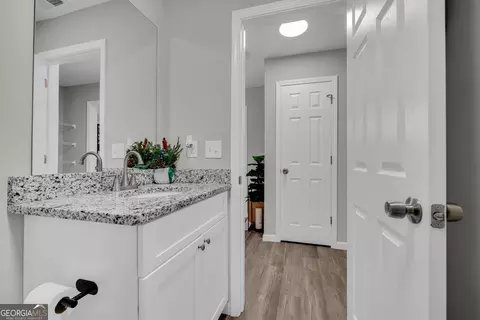 Bath - 71 Adaline Ct, Carnesville, GA 30521 photo 2 of 5