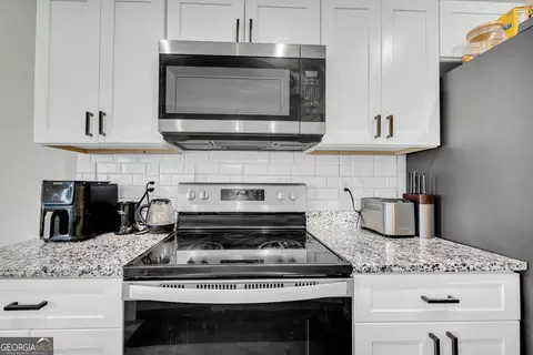 Kitchen - 71 Adaline Ct, Carnesville, GA 30521 photo 4 of 4