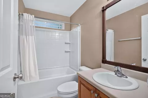 Bath - 137 Spring Lakes Dr, Savannah, GA 31407 photo 3 of 3