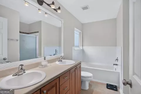 Bath - 137 Spring Lakes Dr, Savannah, GA 31407 photo 1 of 3