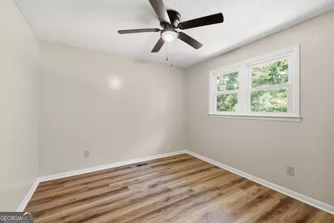 Bedroom - 6344 Mize Rd, Toccoa, GA 30577 photo 5 of 6