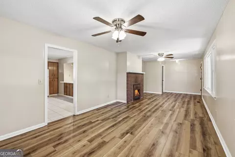 Living - 6344 Mize Rd, Toccoa, GA 30577 photo 2 of 6