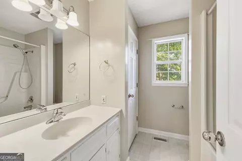 Bath - 6344 Mize Rd, Toccoa, GA 30577 photo 1 of 1