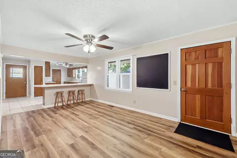 Living - 6344 Mize Rd, Toccoa, GA 30577 photo 4 of 6