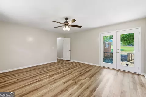 Living - 6344 Mize Rd, Toccoa, GA 30577 photo 6 of 6