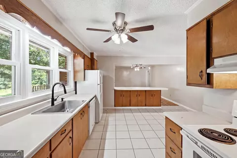 Kitchen - 6344 Mize Rd, Toccoa, GA 30577 photo 2 of 3