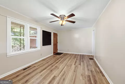 Living - 6344 Mize Rd, Toccoa, GA 30577 photo 5 of 6