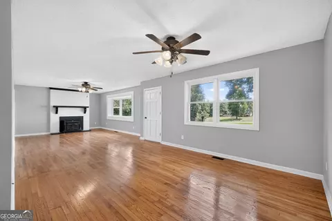 Living - 3141 Highway 172 E, Bowman, GA 30624 photo 1 of 5