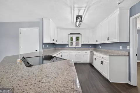 Kitchen - 3141 Highway 172 E, Bowman, GA 30624 photo 3 of 6