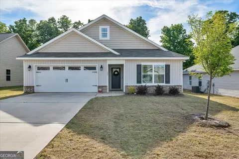 137 Red Tail Cir, Byron, GA 31008