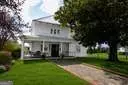 115 Greenville St, Newnan, GA 30263