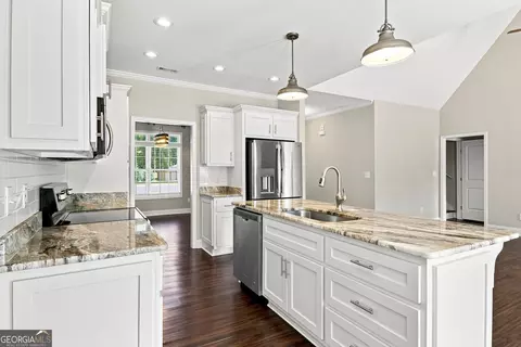 Kitchen - 5 Ellen Ct SW, Rome, GA 30165 photo 1 of 3