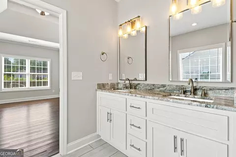 Bath - 5 Ellen Ct SW, Rome, GA 30165 photo 4 of 5