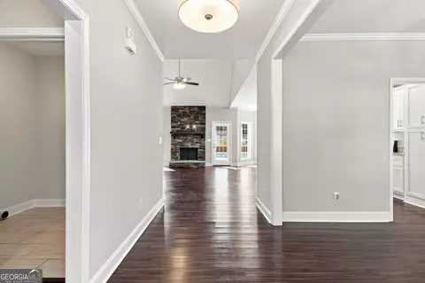 Entry Way - 5 Ellen Ct SW, Rome, GA 30165 photo 3 of 5