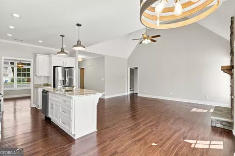 Living - 5 Ellen Ct SW, Rome, GA 30165 photo 1 of 5